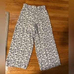 Aritzia Black and White Wide Leg Pants